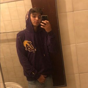 Meet your Posher, Jorge abiel